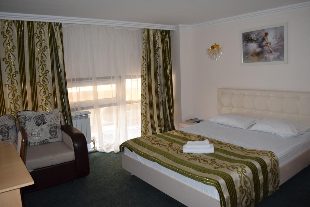 Bayterek Hotel Astana Phòng bức ảnh