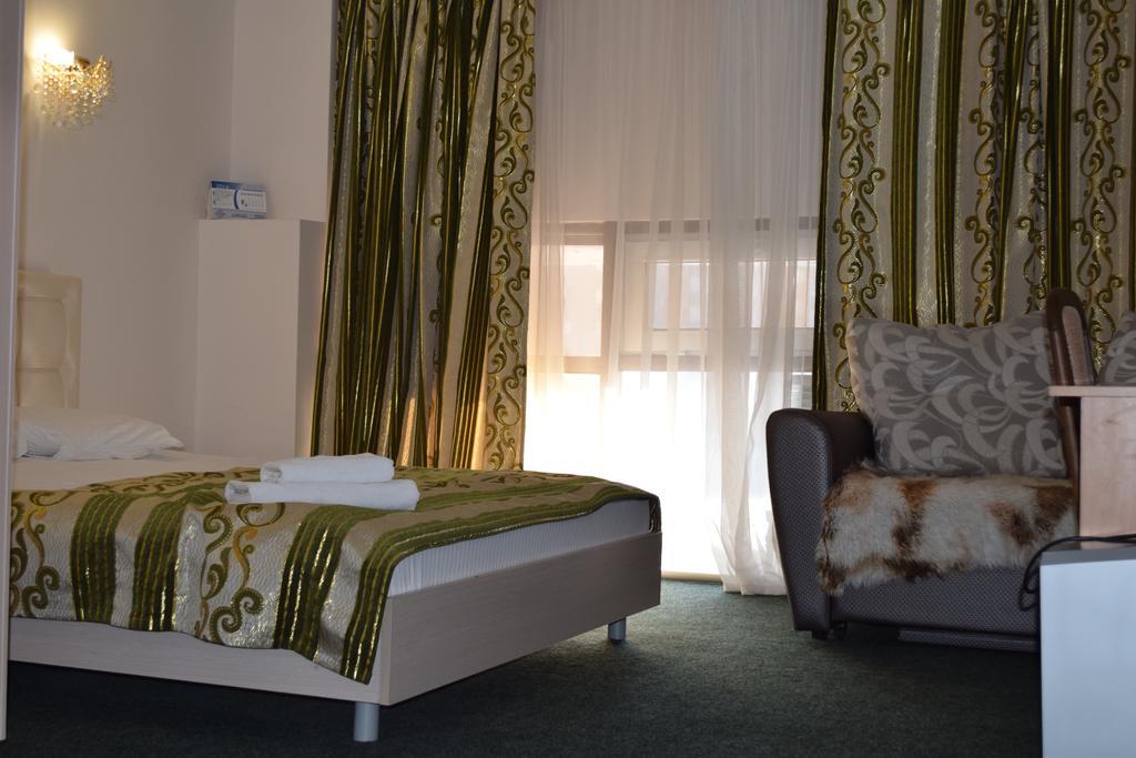 Bayterek Hotel Astana Phòng bức ảnh