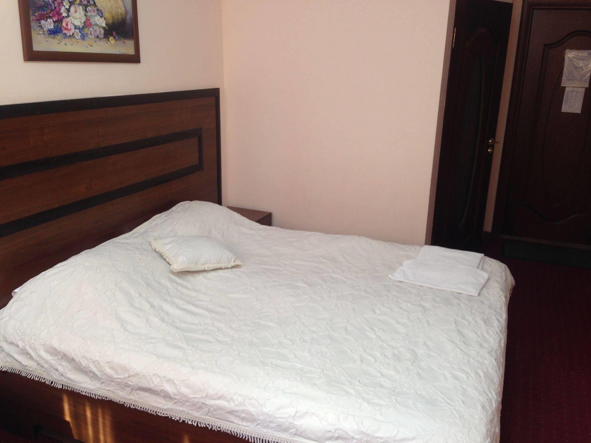 Bayterek Hotel Astana Ngoại thất bức ảnh