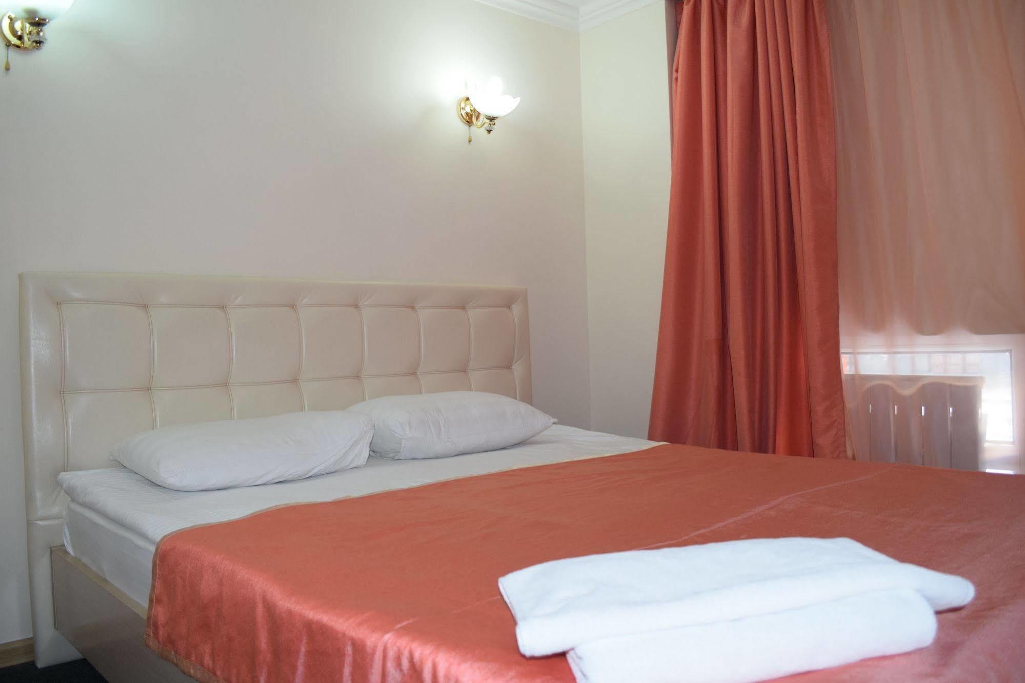 Bayterek Hotel Astana Ngoại thất bức ảnh