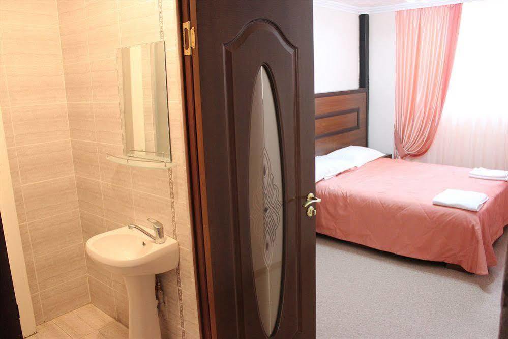 Bayterek Hotel Astana Ngoại thất bức ảnh
